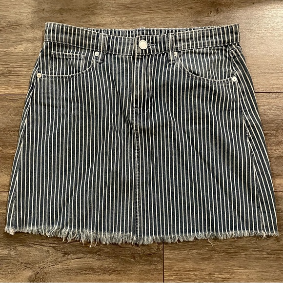 NWOT BLANK NYC Denim Mini Skirt Pale Rails White Blue Striped Fringed Hem sz 27 - Picture 4 of 14